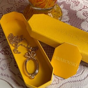 Swarovski Swan logo rare clear crystal ribbon magnifying glass loupe pendant